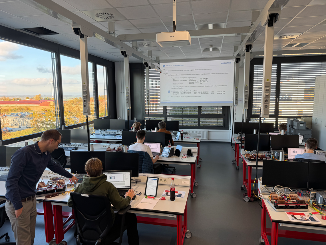 Schulungsraum während Automatisierungsworkshop von Grollmus